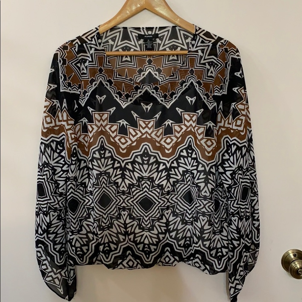 Alfani Dress Top- Angel Sleeves- Fun Print 🥰